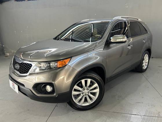 KIA SORENTO 2.4 EX2 4X2 16V GASOLINA 4P AUTOMÁTICO KIA SORENTO 2.4 EX2 4X2 16V GASOLINA 4P AUTOMÁTICO